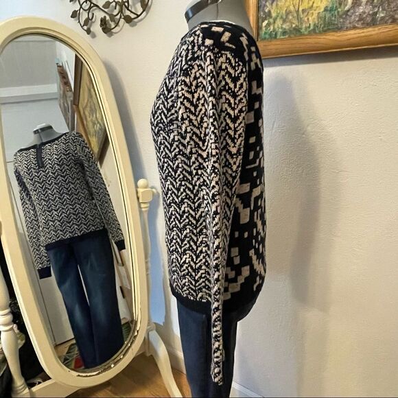 David Kahn cream and navy patterned sweater Small - Picture 5 of 12